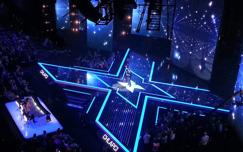 X FACTOR Stage